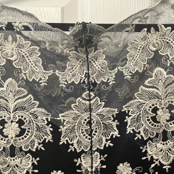 ✨ Chi Chi London Chiffon Embroidered Navy Midi Dress - Picture 10 of 11